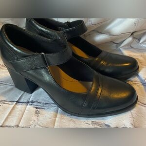 Clarks diane strap pump size 11 mary jane style shoes